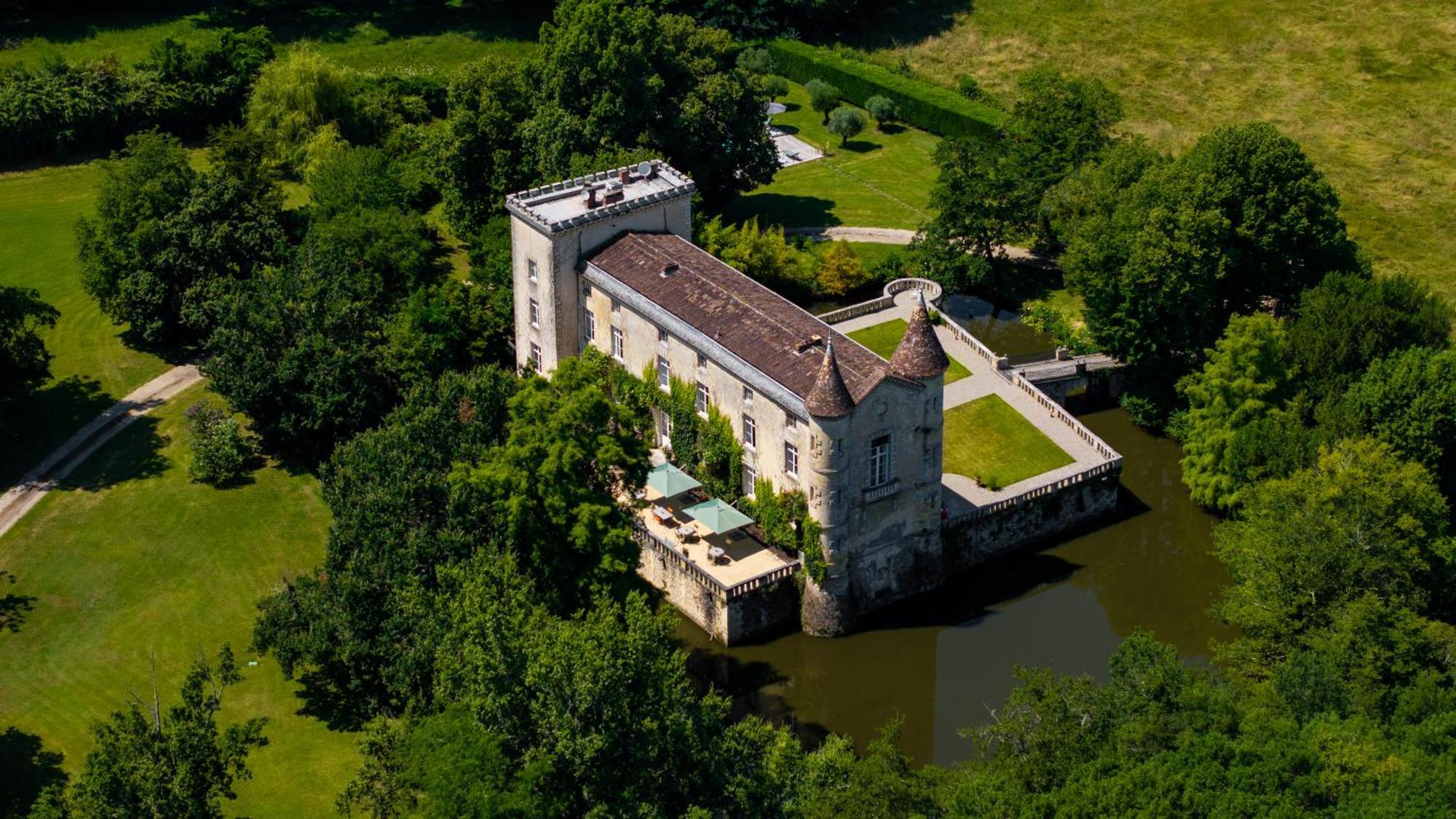 Vivez La Vie De Chateau Aux Portes De Bordeaux Guest House Saint-Sulpice-et-Cameyrac Exterior photo