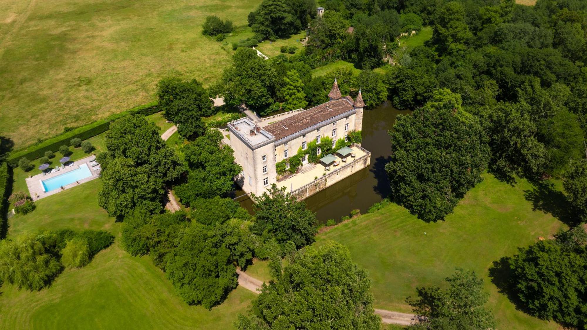 Vivez La Vie De Chateau Aux Portes De Bordeaux Guest House Saint-Sulpice-et-Cameyrac Exterior photo