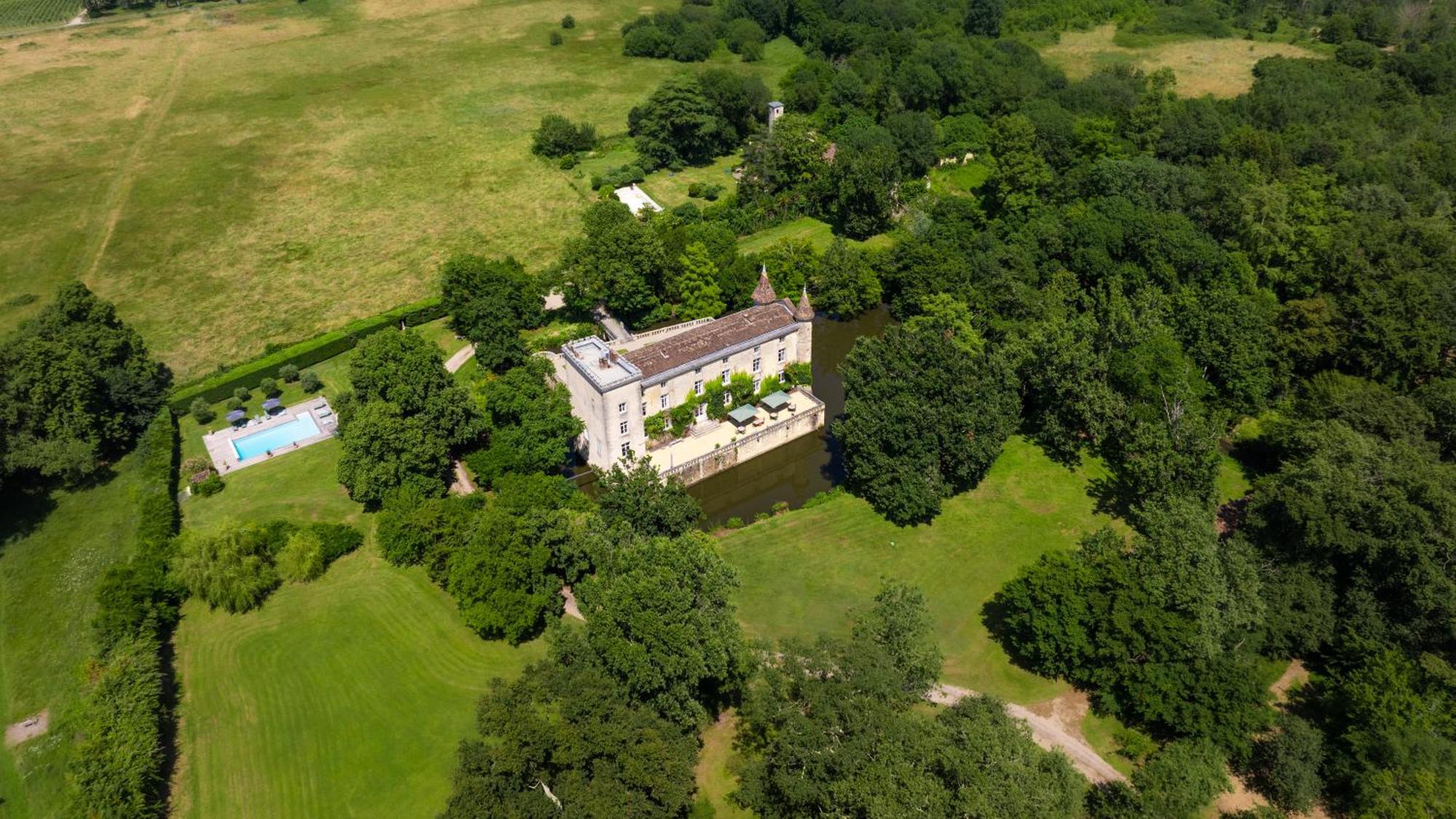 Vivez La Vie De Chateau Aux Portes De Bordeaux Guest House Saint-Sulpice-et-Cameyrac Exterior photo