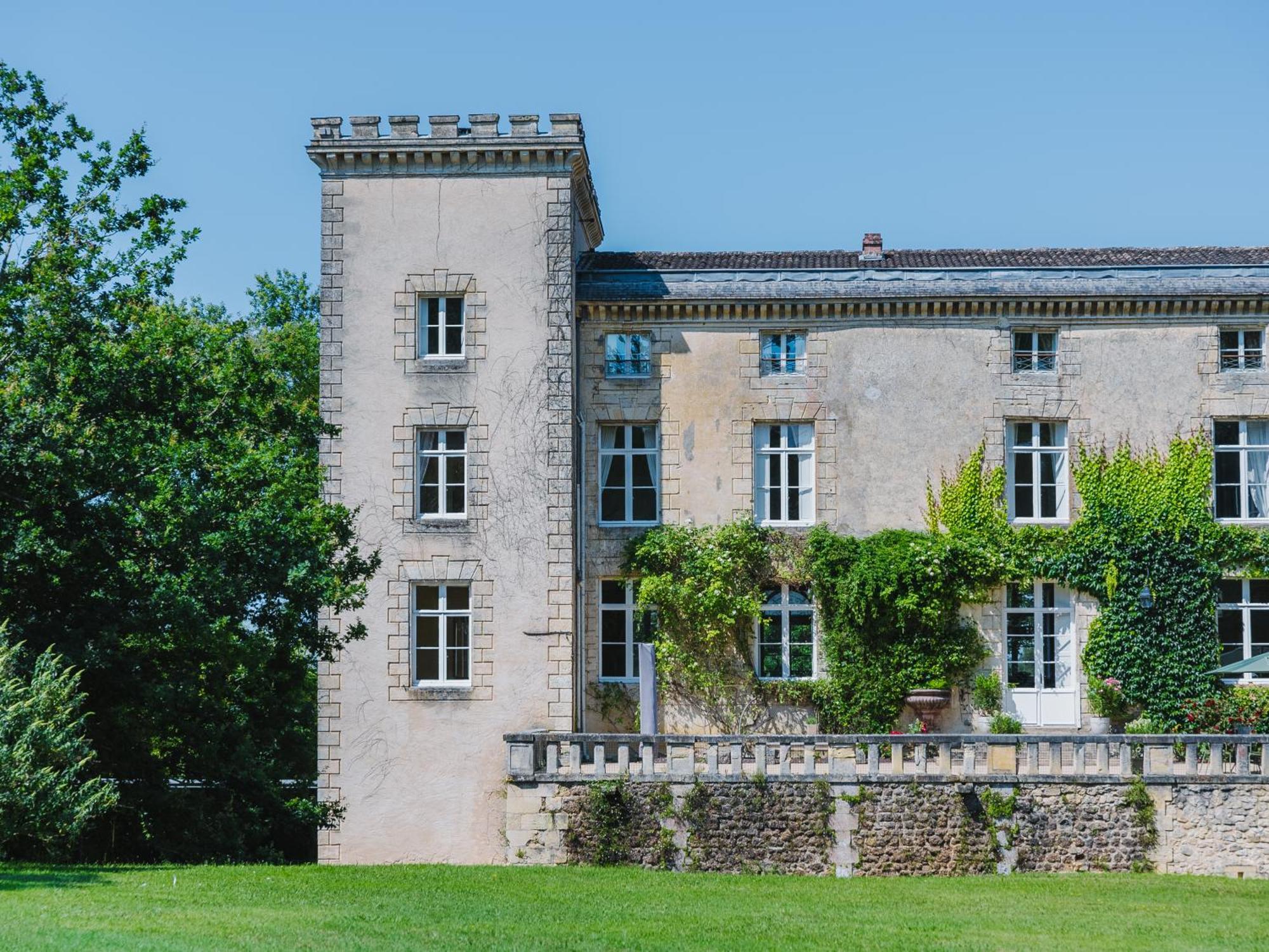 Vivez La Vie De Chateau Aux Portes De Bordeaux Guest House Saint-Sulpice-et-Cameyrac Exterior photo